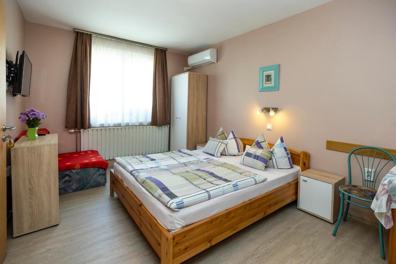Cecey Apartman Eger Exterior foto