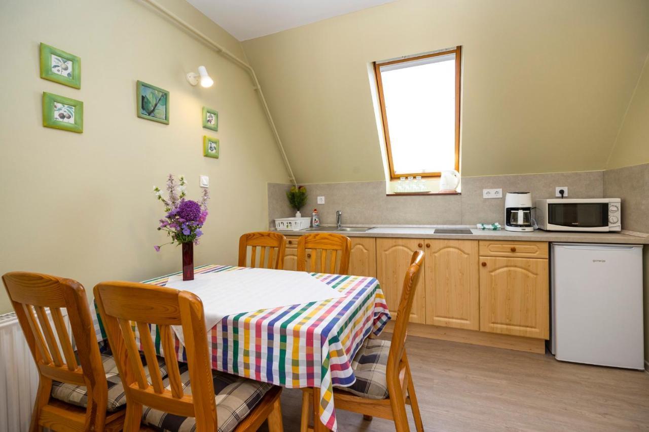 Cecey Apartman Eger Exterior foto