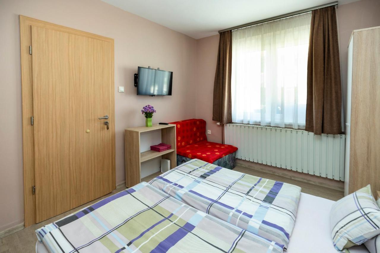 Cecey Apartman Eger Exterior foto