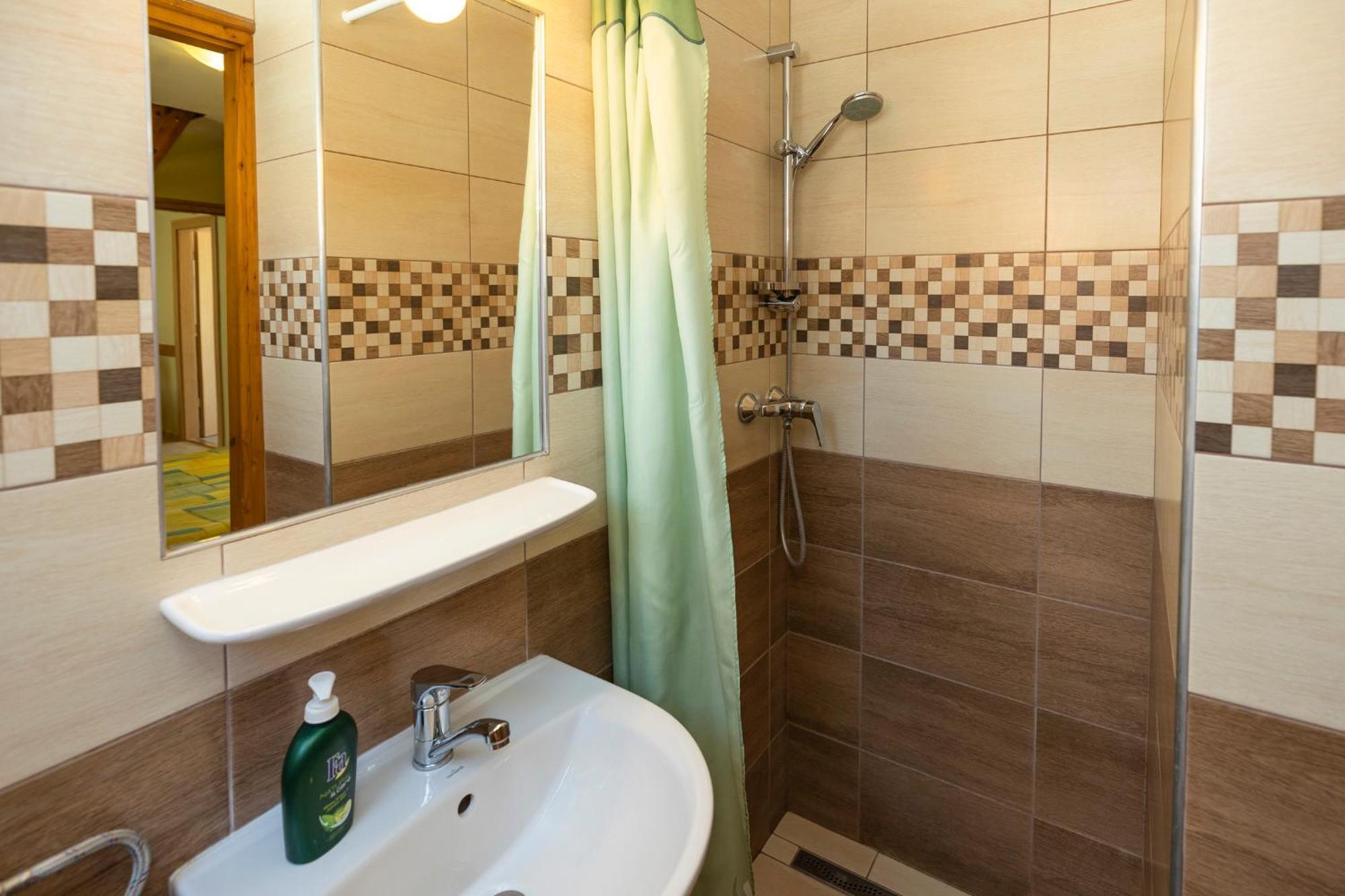 Cecey Apartman Eger Exterior foto